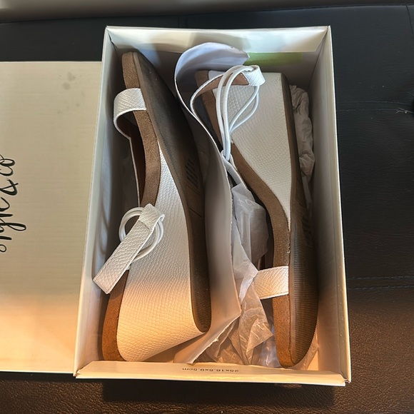 Style & Co White Snake Mulan Wedges 8M - Picture 2 of 6